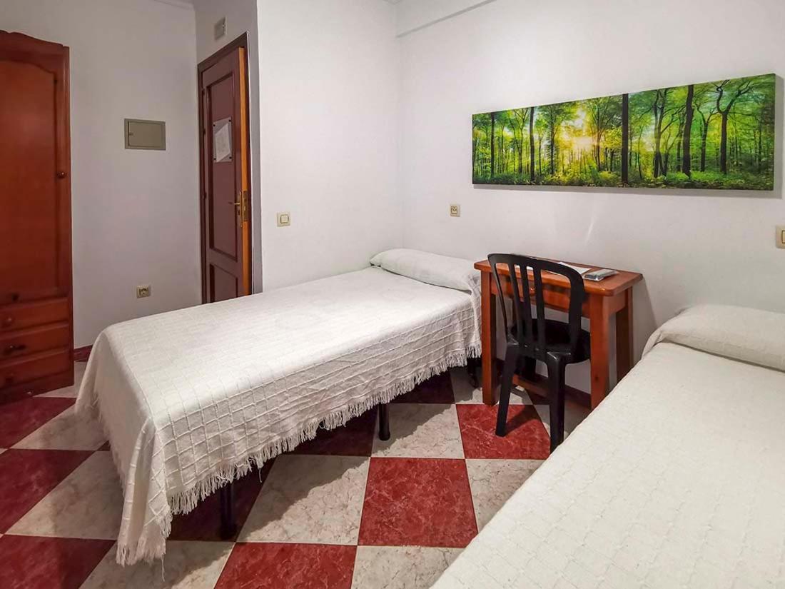 Pension Hidalgo 1 Utrera Esterno foto