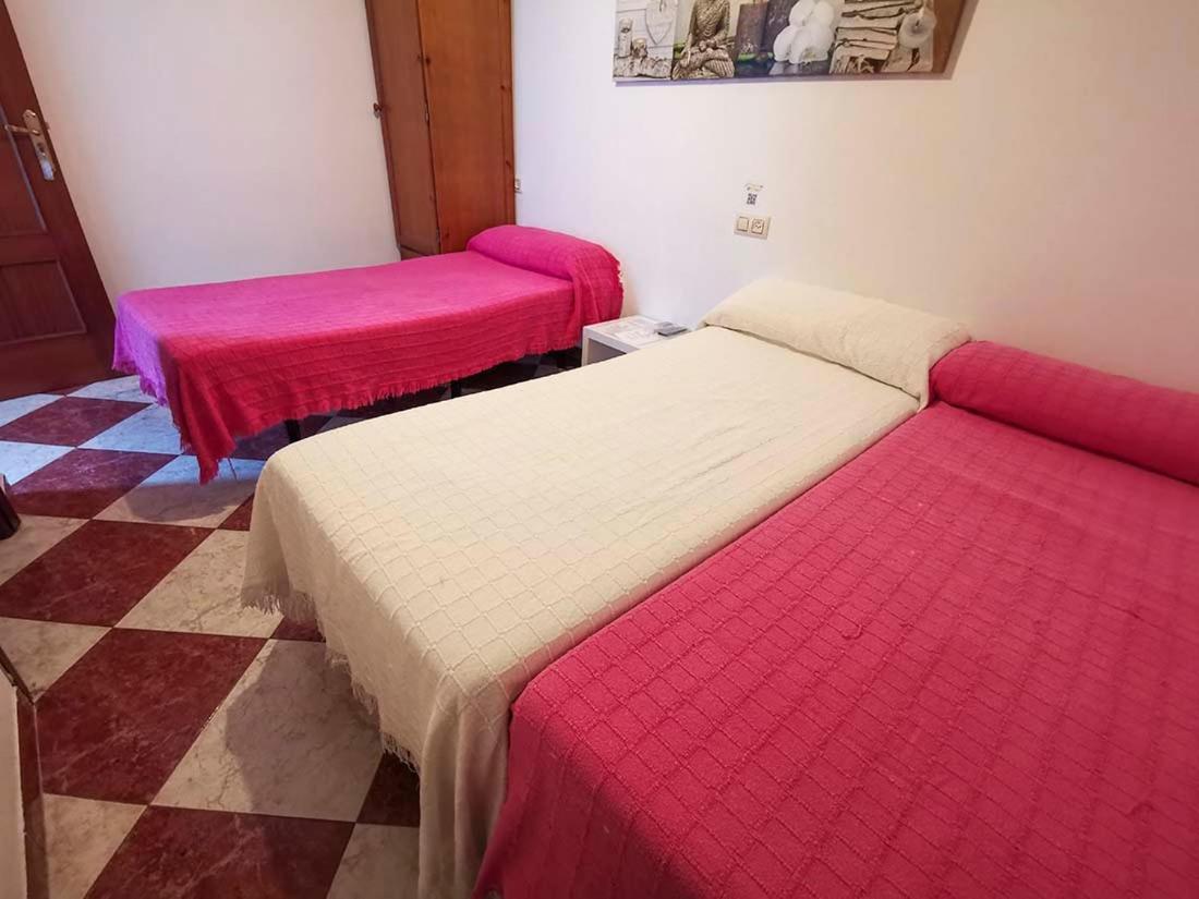 Pension Hidalgo 1 Utrera Esterno foto