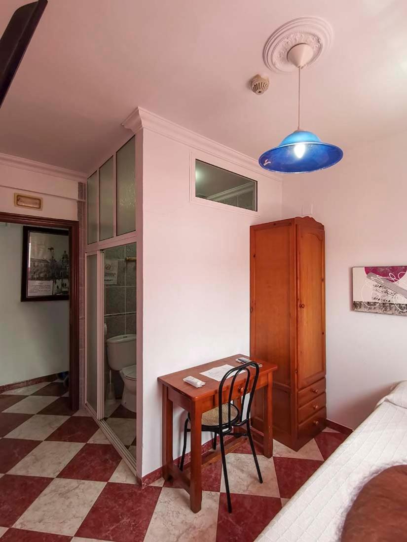Pension Hidalgo 1 Utrera Esterno foto